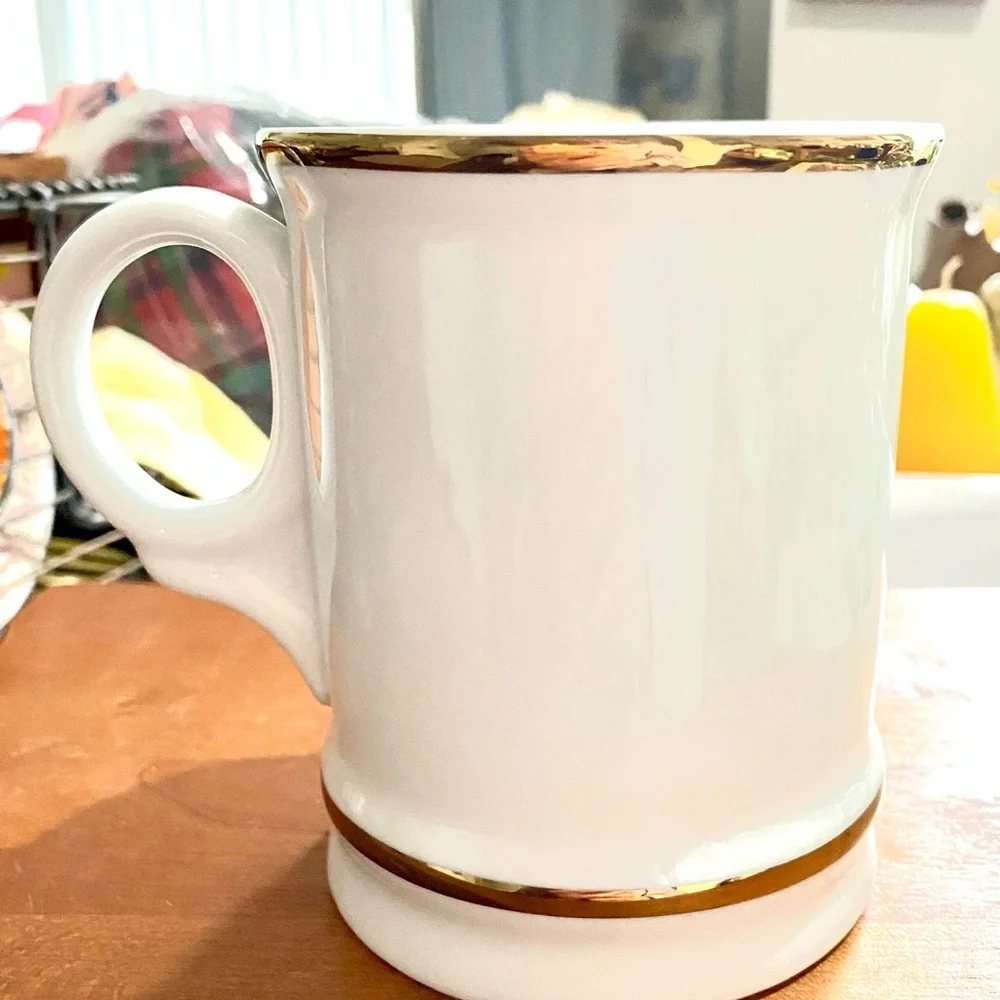 Williams Sonoma “T” Mug, Pure White with Gold Rims and Letter. NWOT Beautiful